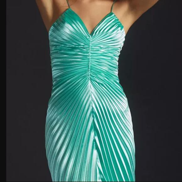 Anthropologie Delfi Pleated Pop Midi Dress in green, size XS - Picture 3 of 16